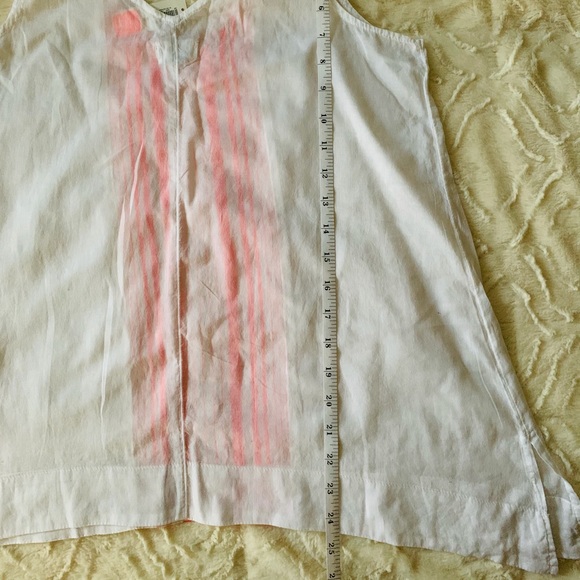 NWT Loose Fit V Neck Tank Top - Picture 3 of 6